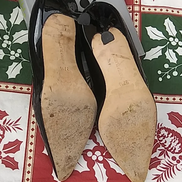 SOLD 💕 Authentic Manolo Blahnik Mary Jane Pumps 2 - Picture 4 of 12